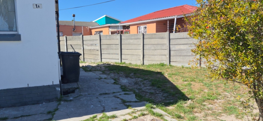 1 Bedroom Property for Sale in Ruyterwacht Western Cape